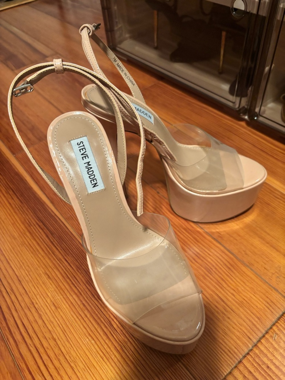 NWOB Steve Madden Jezzica Beige Clear Platform Sandals